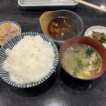 Hayami - ご飯、味噌汁、いか塩辛、漬物