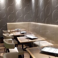 ダルマット 六本木ヒルズ店 - 縦長