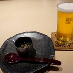 厨翠山   - ウェルカムドリンク＝じゅんさいの吸酢仕立て、麦酒