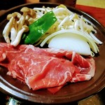 おしゃまんべ温泉　ホテル四国屋 - 夕食：牛肉の陶板焼