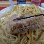 ラーメン二郎 - 厚みもいいでしょ！