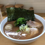 横浜ラーメン 町田家 - チャーシュー麺中盛り1080円＋味玉100円。やはり値上がりしてました。