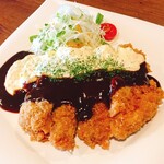 cafe&bar B1 - デミたるチキンカツ990円（ランチセット1100円）