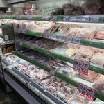 恩納共同売店 - お肉は冷凍のみでした。