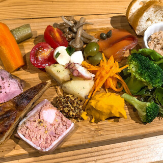 <ワインとの相性抜群の料理!!>