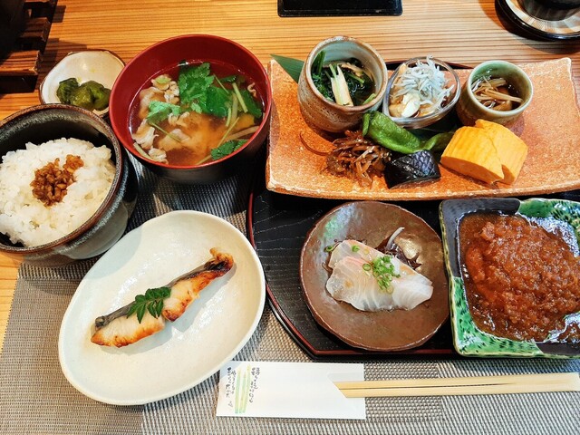 旬の魚と四季の日本酒 福島鈴庵 新福島 割烹 小料理 ネット予約可 食べログ 旬の魚と四季の日本酒 福島鈴庵 新福島 割烹 小料理 ネット予約可 食べログ