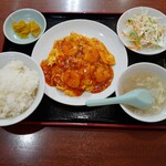 Tabata Kaen - とある日の日替わり定食　エビと卵のチリソース炒め（600円）