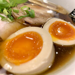 中華そば 髙野 - ネットリした濃厚な味玉