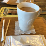 レインボー カフェ - ドリンク写真:カフェオレ