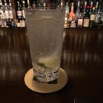 ANNIE HALL BAR - ジントニック