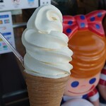 めかりパーキングエリア売店(上り線) - バナナソフトクリーム