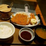 Yayoi Ken - とんかつとエビフライ定食