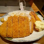 Yayoi Ken - とんかつとエビフライ定食
