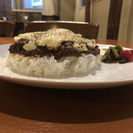 カレーハウスゴッド - クリームチーズドライキーマ（側面）