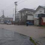 Fukinotou - 8月7日大雨による冠水の時のお店前