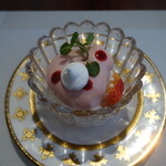 ビストロ ダイア - 季節のフルーツのマチェドニアとパンナコッタ レモンソルベ添え