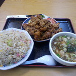 鳥の唐揚げセット（890円）