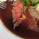 メインダイニングルーム - 柔らかな蕩けるようなステーキは絶品！