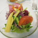 メインダイニングルーム - ディナーコース（サラダ）