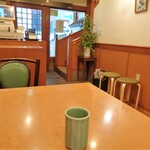 かつ半 - 店内の一部「