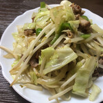 居喰処 光 - 2020/10/09
      日替り 野菜炒め定食 500円
      ✳︎小鉢は角煮
