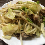居喰処 光 - 2020/10/09
      日替り 野菜炒め定食 500円
      ✳︎小鉢は角煮