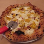 Felicita Pizzeria Trattoria - トウモロコシとパンチェッタのピッツァ