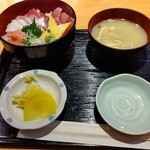 庄や - 【2020.10.9(金)】日替わりワンコイン丼(海鮮丼)500円