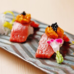 黒毛和牛焼肉きっしゃん北新地永楽町 松 - 和牛の雲丹キャビア寿司