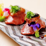黒毛和牛焼肉きっしゃん北新地永楽町 松 - ヘレとフォア和牛の炙り寿司～ロッシーニ風～