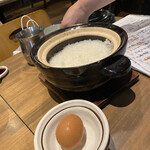 地下だけど入ったら雰囲気が良くて料理人がしっかり食事を作ってお酒もたくさんあって楽しいお店。ごんべえ - 