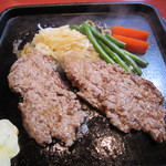 平家の郷 - 2012/6 スタッフの方に焼いていただいたハンバーグ
