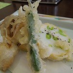 卯の木庵 - （2012/6月）揚げ物：枝豆真丈東寺揚げ　舞茸　青味　ゆかり塩