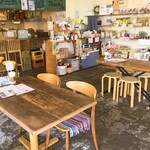 駅前直売所八〇八 - 内観