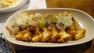 Tachinomiya Genkidesu - 厚揚げ豆腐のニンニク醤油かけ
