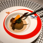 銀座 レカン - アミューズ　ブーシュ　キノコとラクレットチーズ