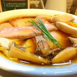 自家製麺 うろた - 醤油の純鶏そば・特製 1100円
