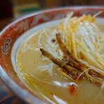 南京飯店 - チャーシューも入っていますが、白味噌仕立てのこの軽いスープは癖になる