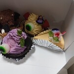 ハチカフェ - 購入したケーキ達(目玉が落ちかけ(汗))