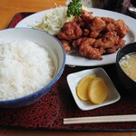 Chikara Shokudou - 唐揚げの盛りがよすぎて、もしかしてどんぶりが茶碗に見えてませんか？(笑)