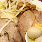 ラーメン二郎 - 豚