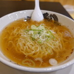 特徴のある麺の置き方