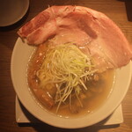 くそオヤジ最後のひとふり - しじみらーめん(858円、真上から)