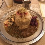 旧ヤム鐵道 - あいがけカレー、ライス大です。（2020.10 byジプシーくん）