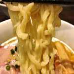 櫻井中華そば店 - 焼豚中華そば(塩)、麺リフトアップ