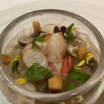 メイ - フォアグラのフランとズワイガニとワタリガニのビスクあんかけ、銀杏