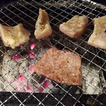 Akamito Horumon Yaki Nonki - 