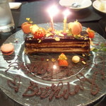 ingot LOUNGE - バースデーケーキ。めっちゃ美味しいチョコケーキ。