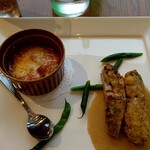 Brasserie Gent - ランチプレート鶏肉♡サラダ、小さなポタージュ、パン食べ放題付きで¥1500