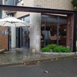 burassuri-gento - 宿泊棟の奥側にレストラン入り口があります。
